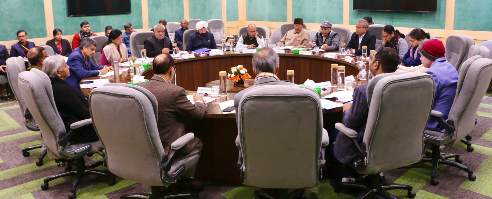 WhatsApp Image 2025 01 07 at 18.38.59 बजट पूर्व परामर्श: TUCC के राष्ट्रीय महासचिव एस.पी. तिवारी ने वित्त मंत्री निर्मला सीतारमण को सौंपे 16 अहम सुझाव