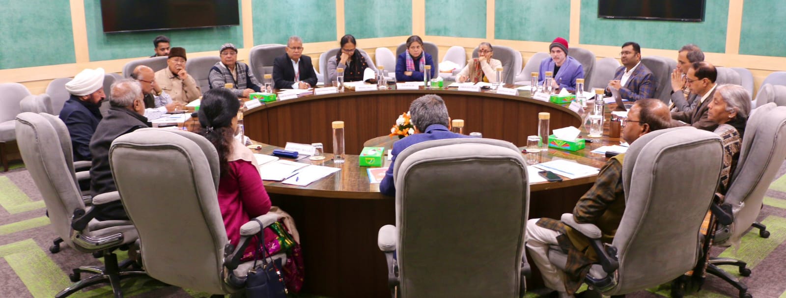 WhatsApp Image 2025 01 07 at 18.38.591 1 बजट पूर्व परामर्श: TUCC के राष्ट्रीय महासचिव एस.पी. तिवारी ने वित्त मंत्री निर्मला सीतारमण को सौंपे 16 अहम सुझाव