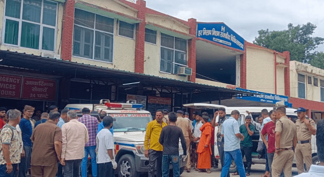 Screenshot 2025 07 28 144825 हरिद्वार में मनसा देवी मंदिर मार्ग पर भगदड़ के बाद अवैध दुकानें गायब