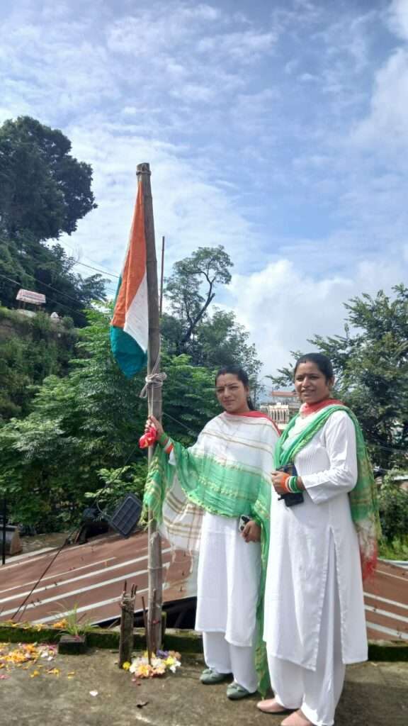 पिथौरागढ़: 15 अगस्त पर भवन एवं अन्य निर्माण कर्मकार कल्याण संघ ने जिला कार्यालय में ध्वजारोहण किया