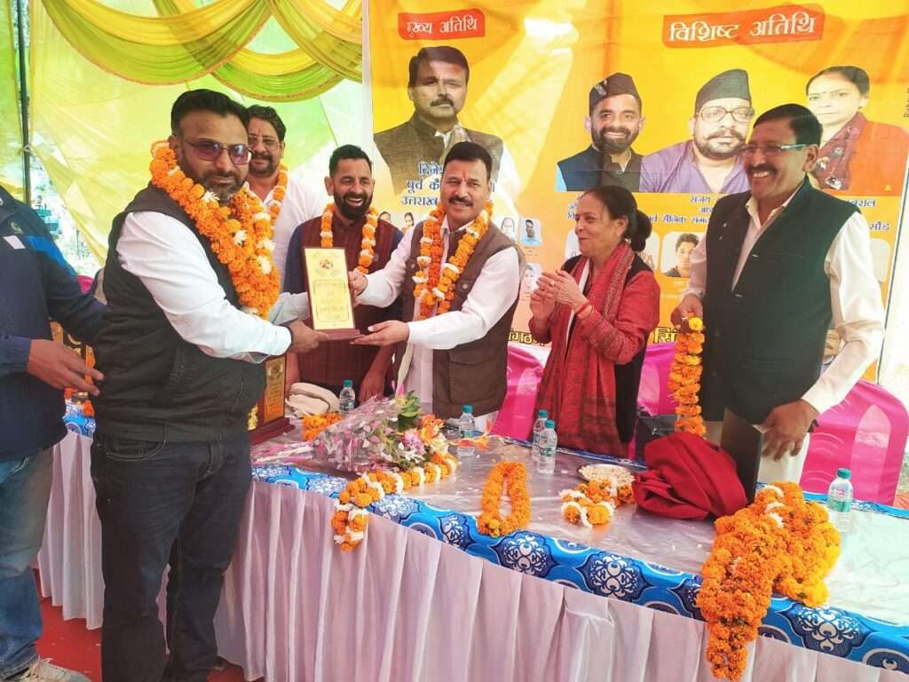 WhatsApp Image 2025 10 31 at 6.43.12 PM 1 पंचायत प्रतिनिधियों का सम्मान