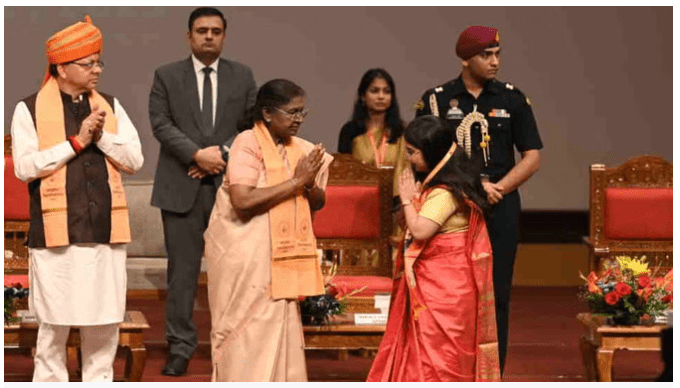 पतंजलि विश्वविद्यालय दीक्षांत समारोह: 64% मेडल बेटियों को