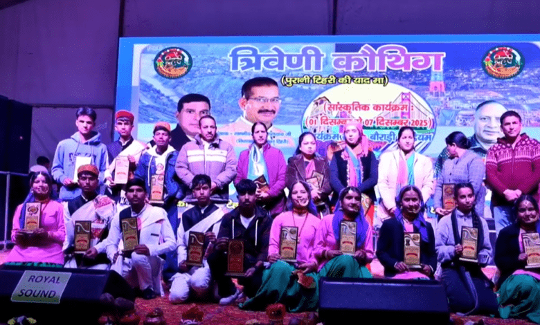 गढ़रत्न नरेन्द्र सिंह नेगी के गीतों पर झूमे दर्शक