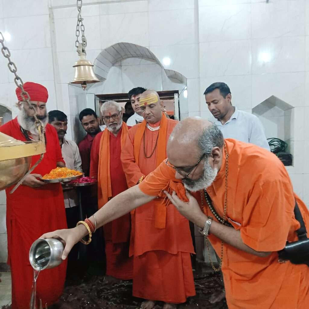 यति शिवानंद गिरि जी बने पंचलेश्वर नाथ महादेव मंदिर के नए महंत ।