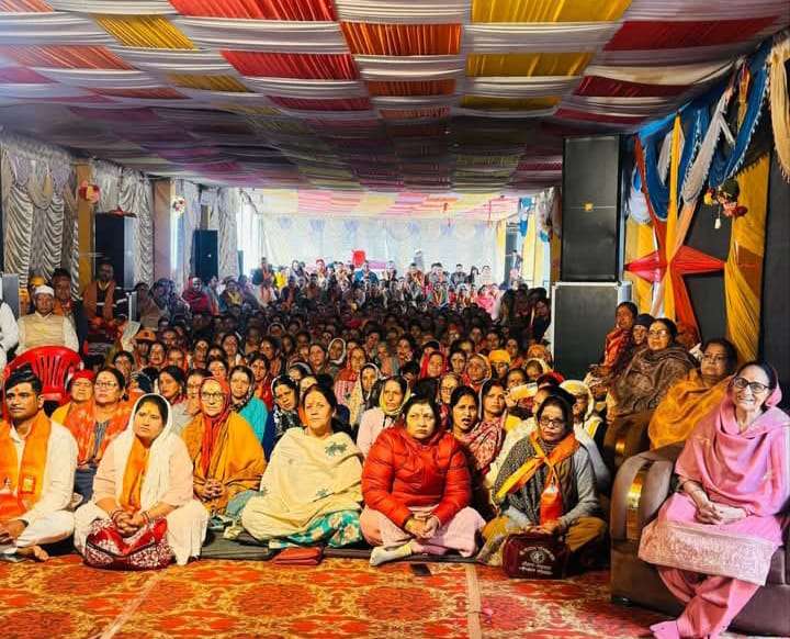 एक वर्ष से निरंतर गो-कथा एवं उपवास अनुष्ठान कर रहे हैं पूज्य गुरुदेव श्री गोपालमणि जी महाराज ।